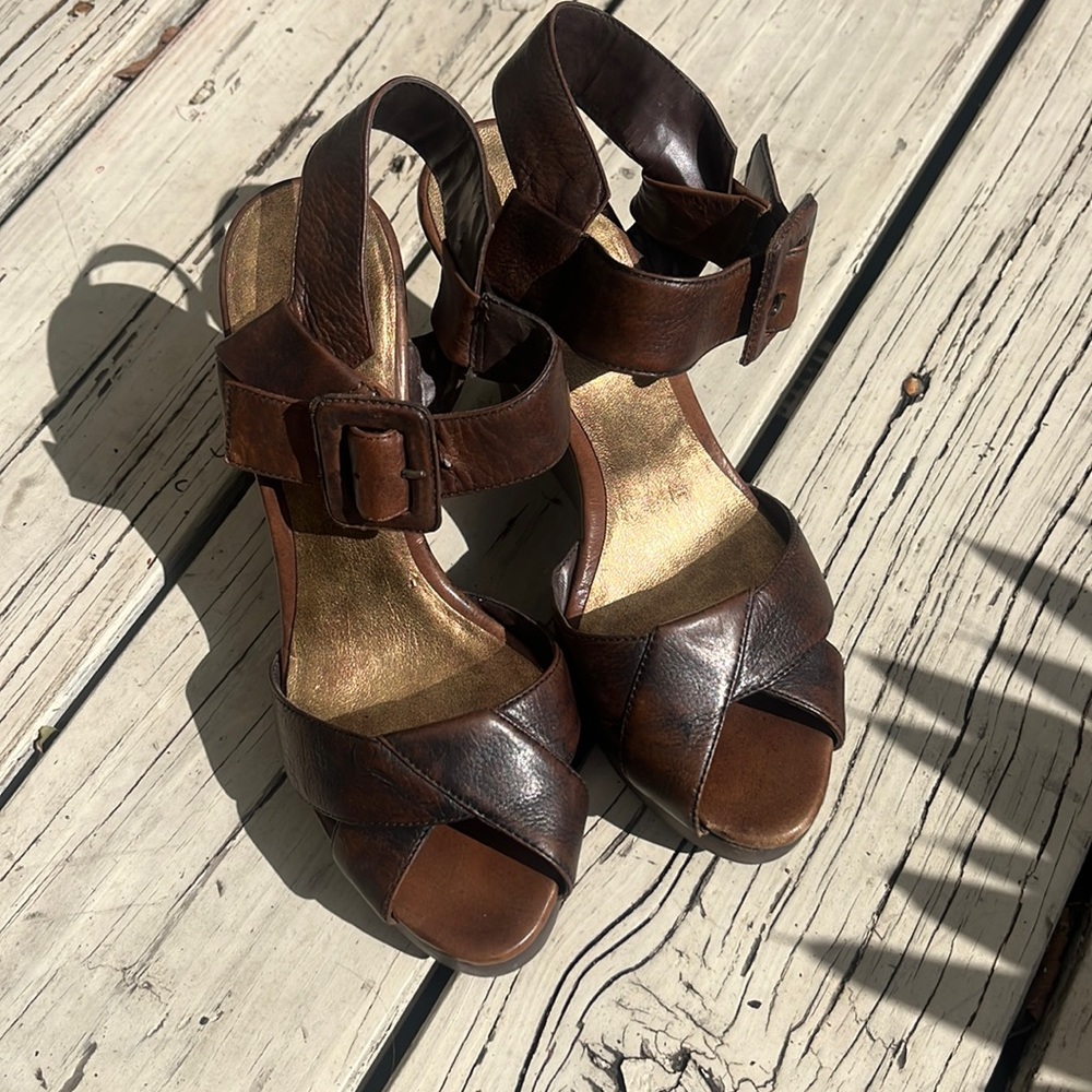 Nine West wooden heeled wedge shoes